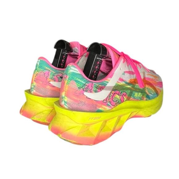 Womens ASICS NOVABLAST Running Shoes Size 10 Hot Pink Sour Yuzu - Picture 4 of 6